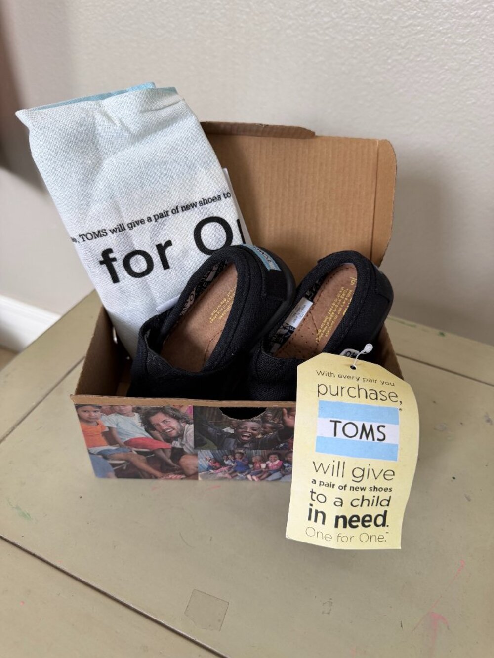 NWT - Toms Classic Black Tiny Toddler Slip On Canvas Casual Flats Size 5